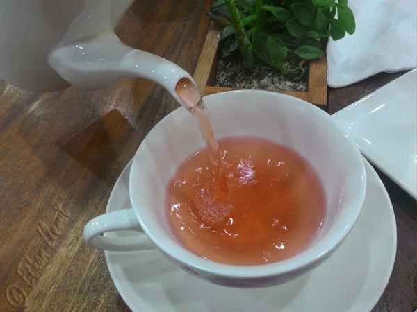 apple rosehip raspberry ripple tea from Marisse Patisserie in Lahug, Cebu