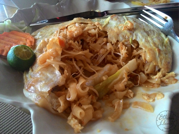 Royal Krua's pad thai (with egg)